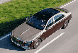 2022年的梅赛德斯-迈巴赫S 680增加了V12