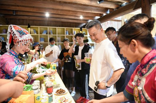 《听,这里是贵州》栏目组走进黔西南