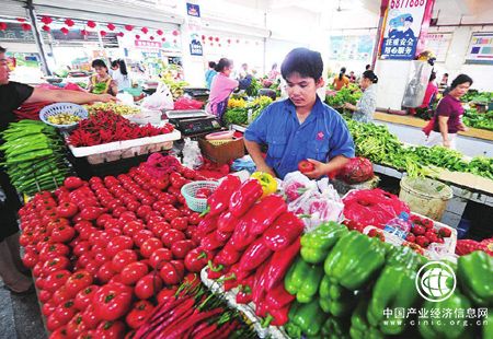 7月全国消费市场保持平稳增长 网络零售保持较高增长