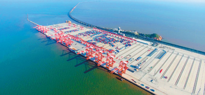 世界最大单体智能码头开港 无人码头中国造