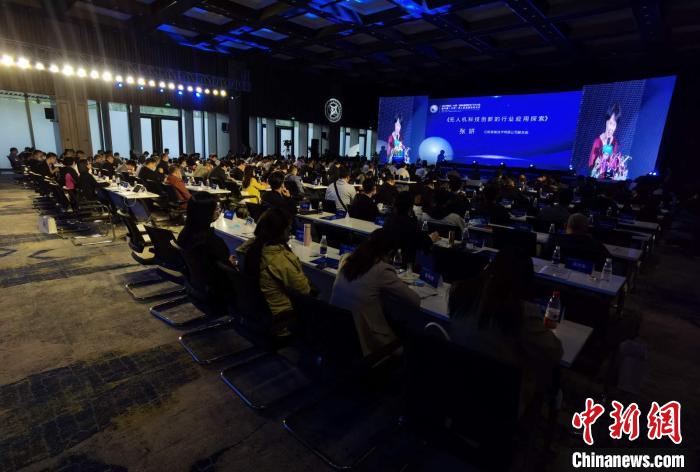通航专家“论道”中国无人机发展：三年后将迎近千亿元市场