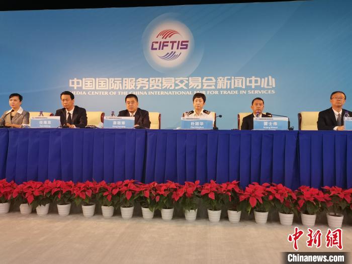 黑龙江自贸区哈尔滨片区：“一枚印章管审批” 新设外企同比增一倍