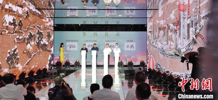 武汉汉正街借助电商直播加速市场重振