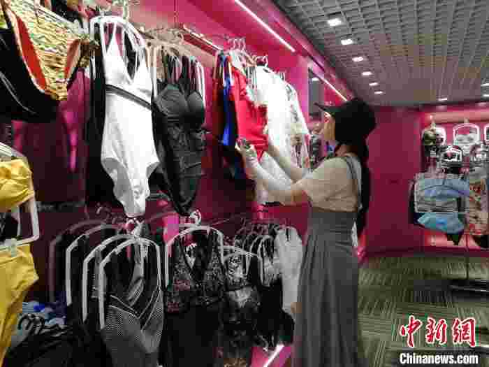 辽宁兴城构建泳装产业大集群 为中小企业开拓国际市场