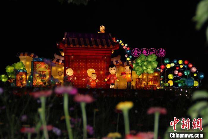 河北“凉城”涞源“消夏嘉年华”启幕(图)