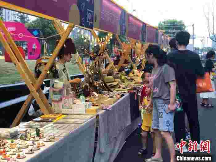 “中国水蜜桃之乡”桃农精品化路线：从按斤卖到论个卖