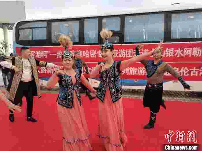 新疆东部至北部旅游专列开通