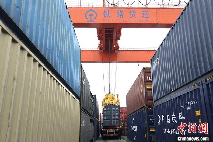 今年以来安徽合肥铁海联运班列发运量突破一万标准箱