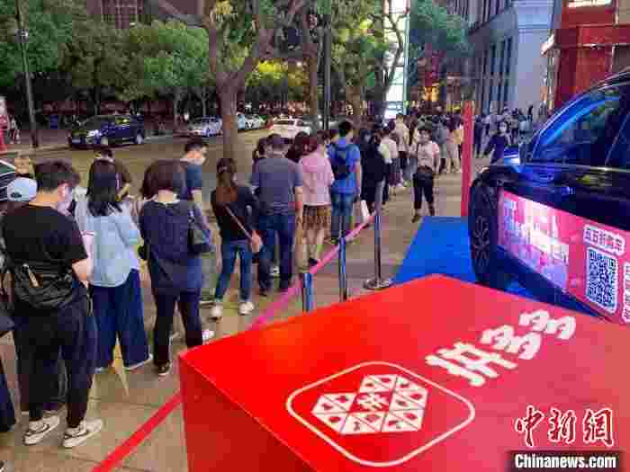 上海史无前例“造节”提振消费信心 消费支付总额破百亿