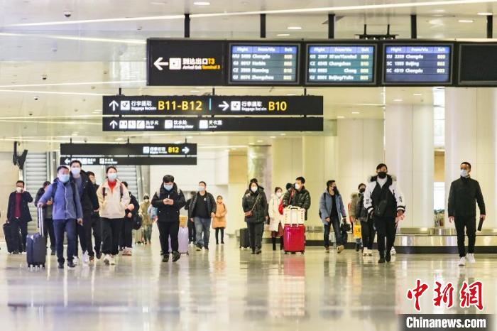 杭州机场航班数回升 五一期间预计旅客量27万人次