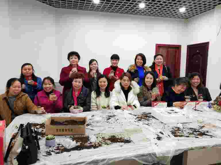 富德生命人寿黔南中支组织开展客户服务活动